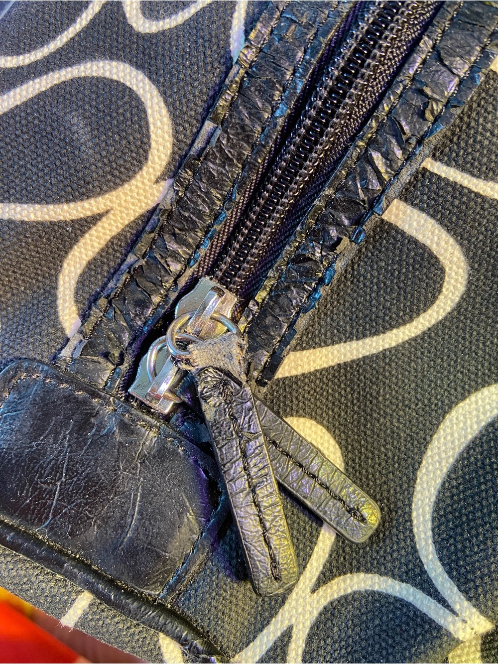 Angela Adams Organic Patterned Weekend Duffel Bag with White Loop Design - Picture 3 of 8